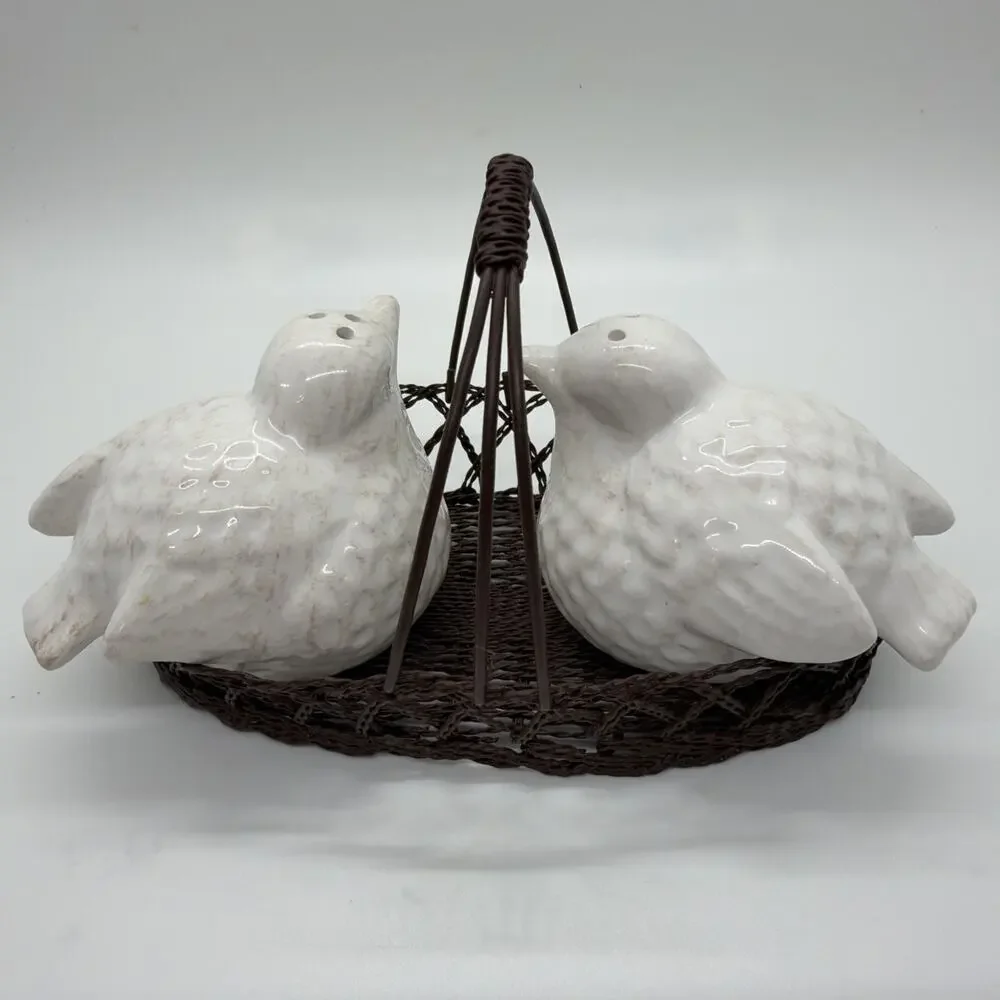 Chicks Birds Salt Pepper Shakers in Wire Country Basket Ceramic